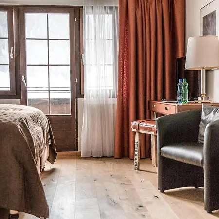 فندق Chalet-hotel Larix 3*