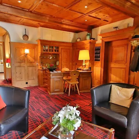 Chalet-hotel Larix فندق دافوس
