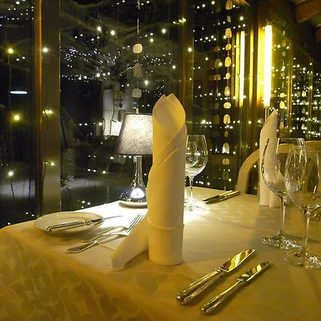 Chalet-hotel Larix دافوس