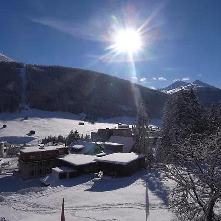 فندق Chalet-hotel Larix دافوس