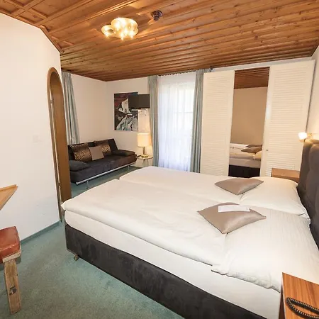 Chalet-hotel Larix فندق 3*