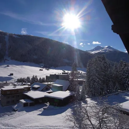 Chalet-hotel Larix فندق 3*