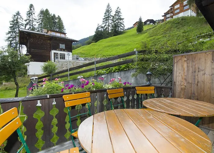 Chalet-hotel Larix 酒店 3*