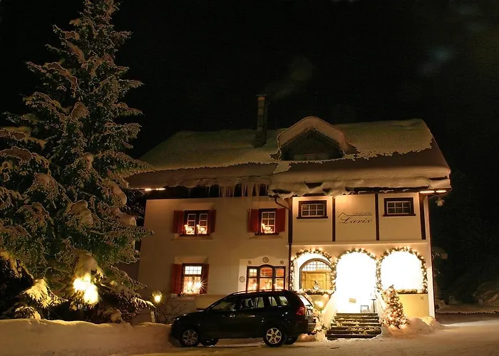 Chalet-hotel Larix מלון